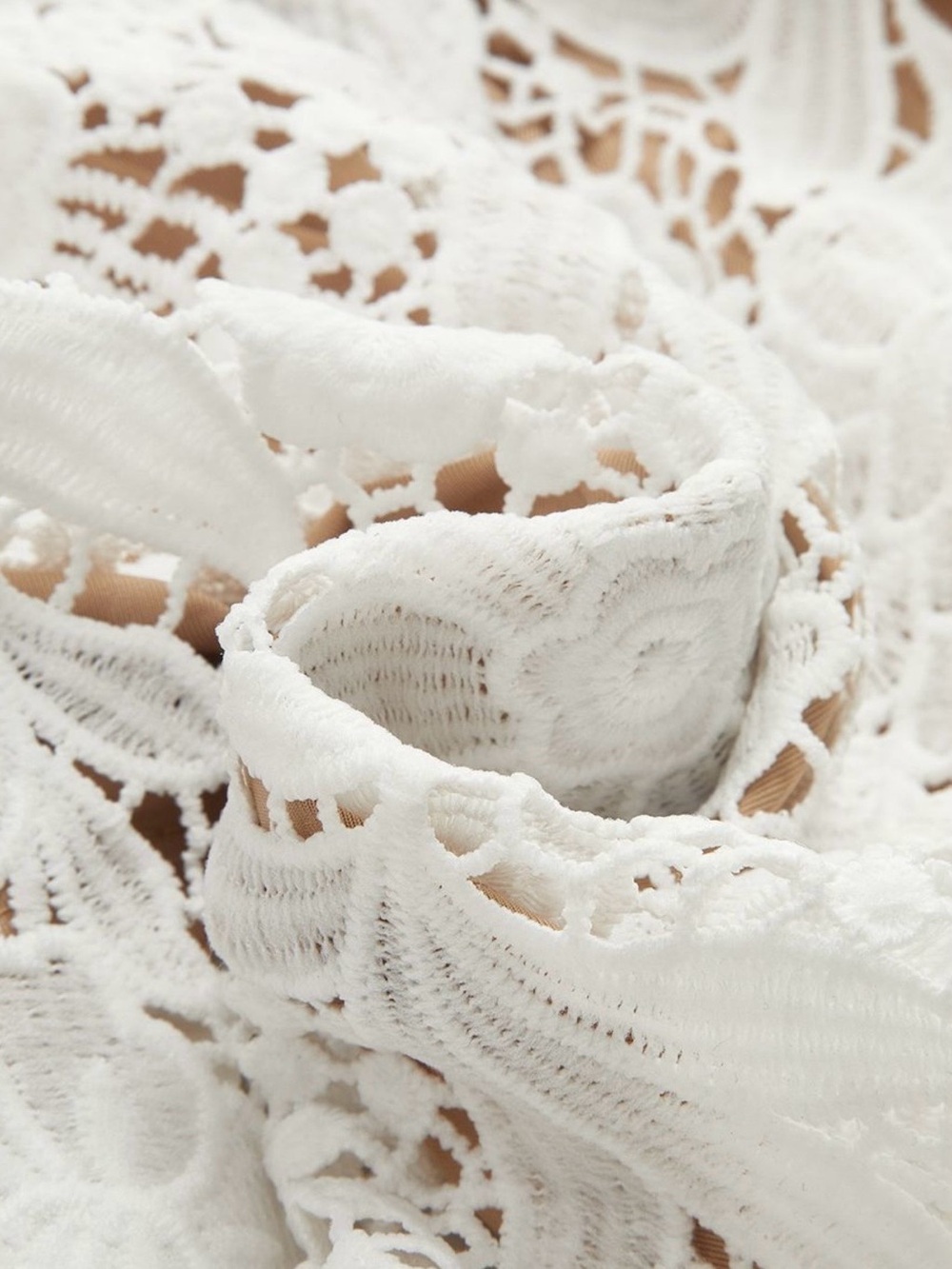 Commense Guipure Lace Button-Front Midi Dress with Rhinestone buttons & Belt - Picture 4 of 5